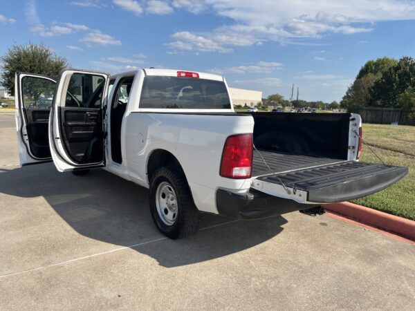 2022 Ram 1500 Clasic 4X4 - Image 4