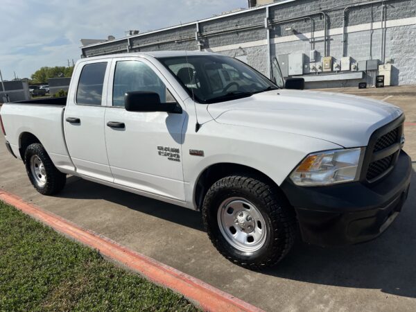 2022 Ram 1500 Clasic 4X4 - Image 2